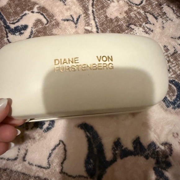 Diane von Furstenberg sunglasses tortoise-shell frame and gradient lense nwt - Picture 3 of 3